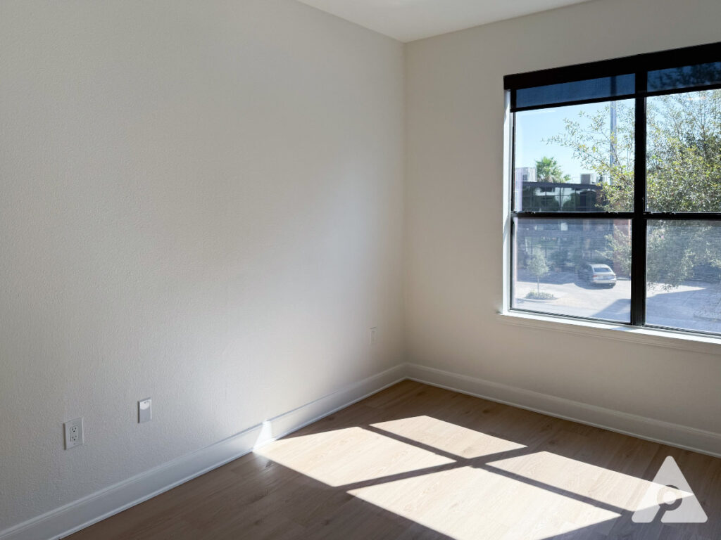 Houston Apartment - Bedroom