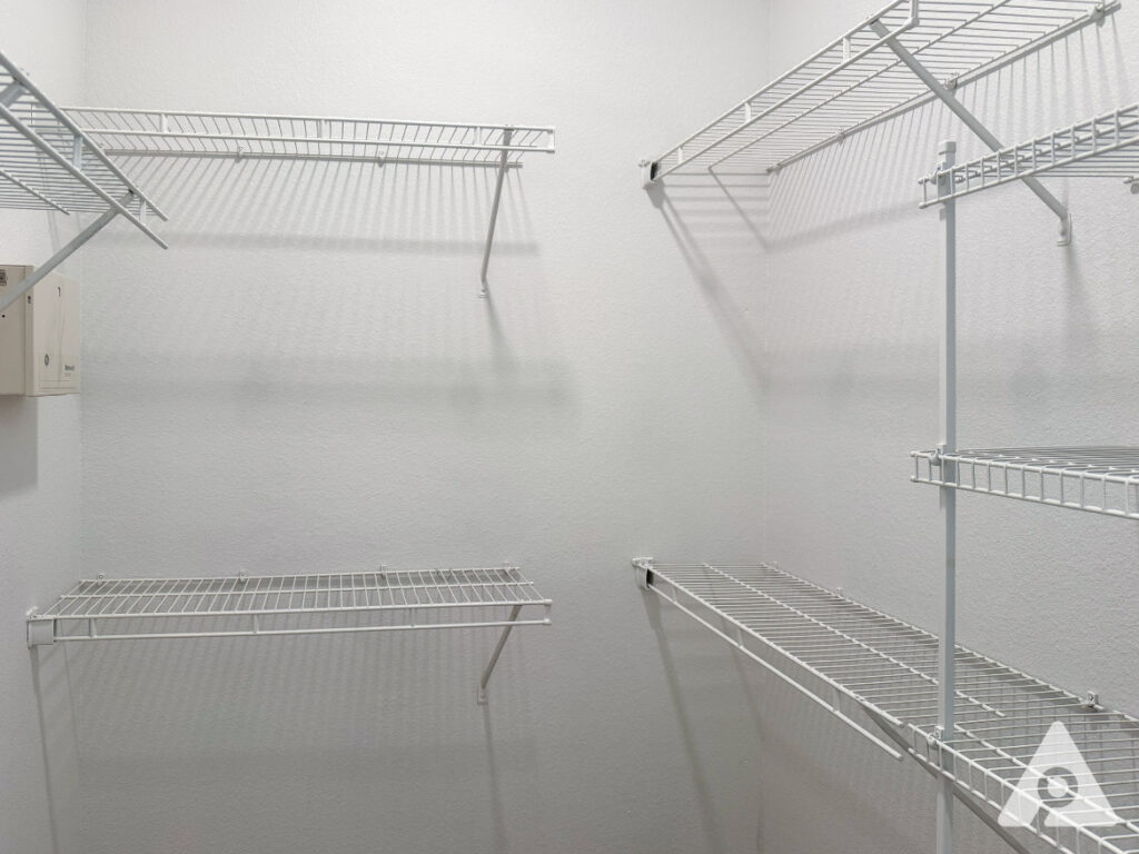 Houston Apartment - Closet