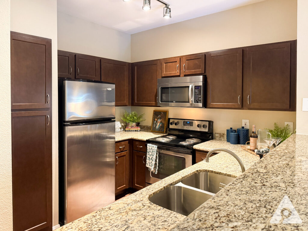 Houston Apartment - Kitchen (2)