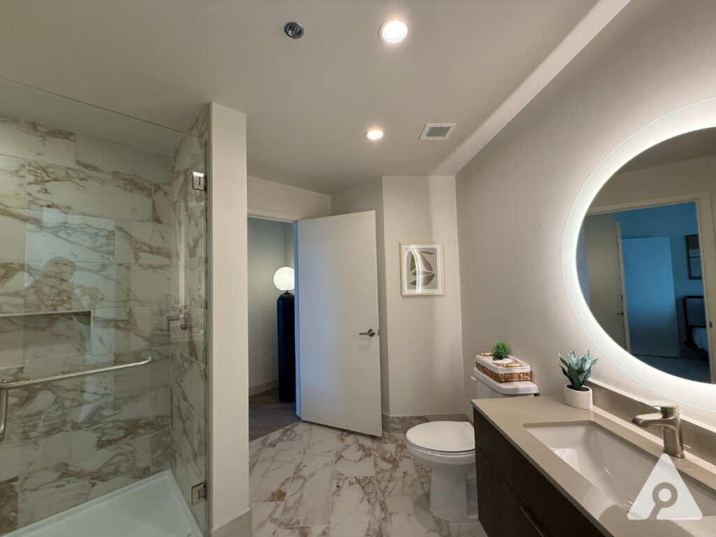 Nashville Apartment - Bathroom