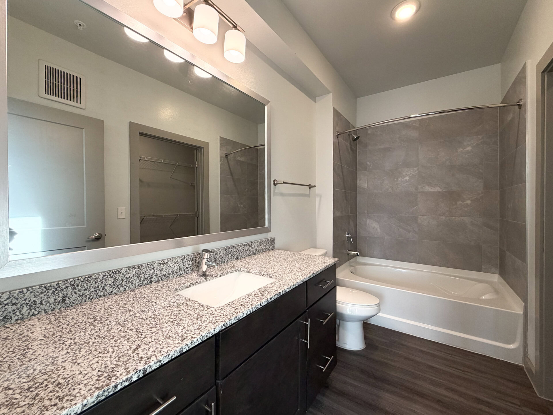 Fort Worth Apartment Bathroom 1