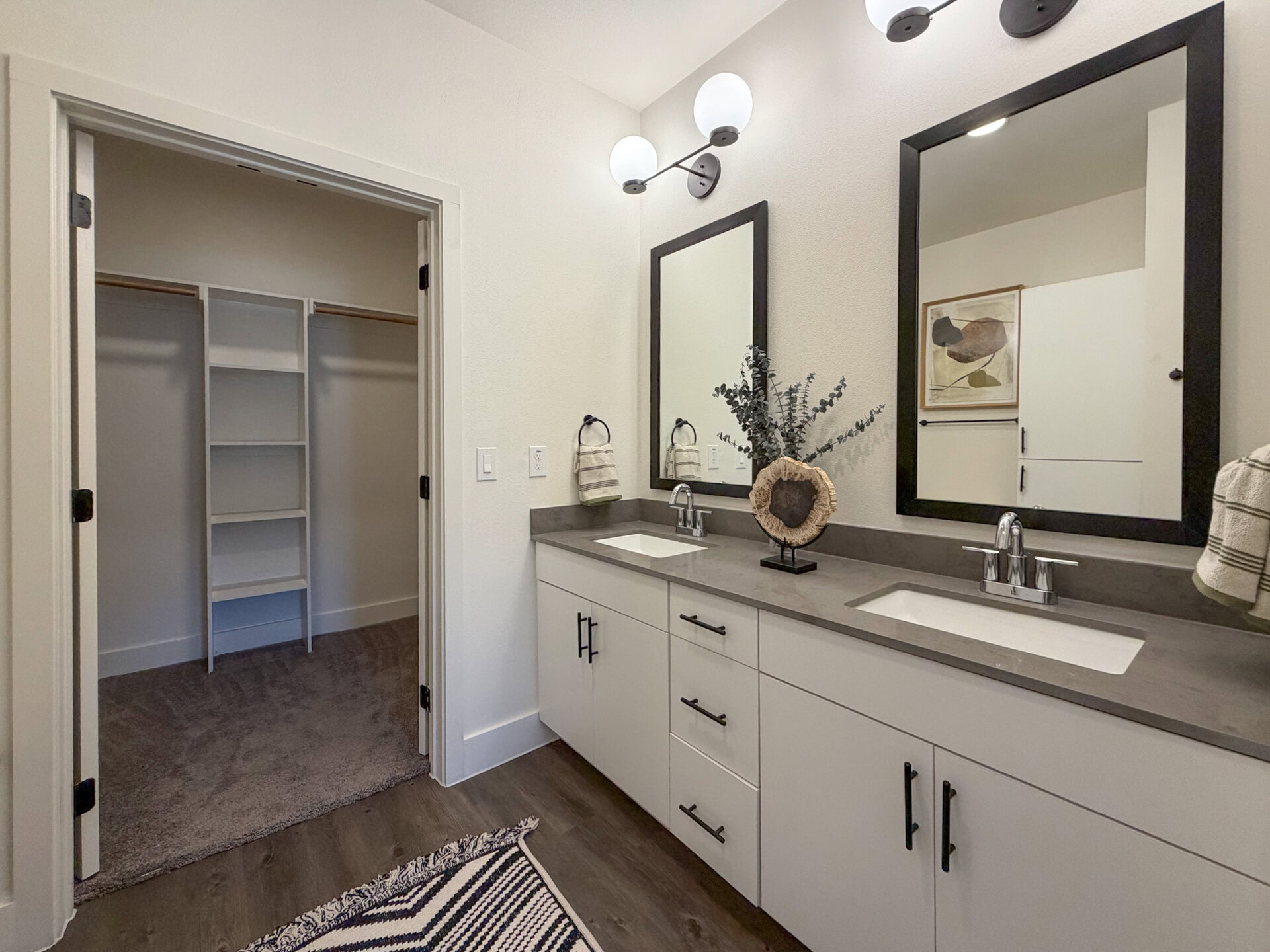 Fort Worth Apartment Bathroom 1