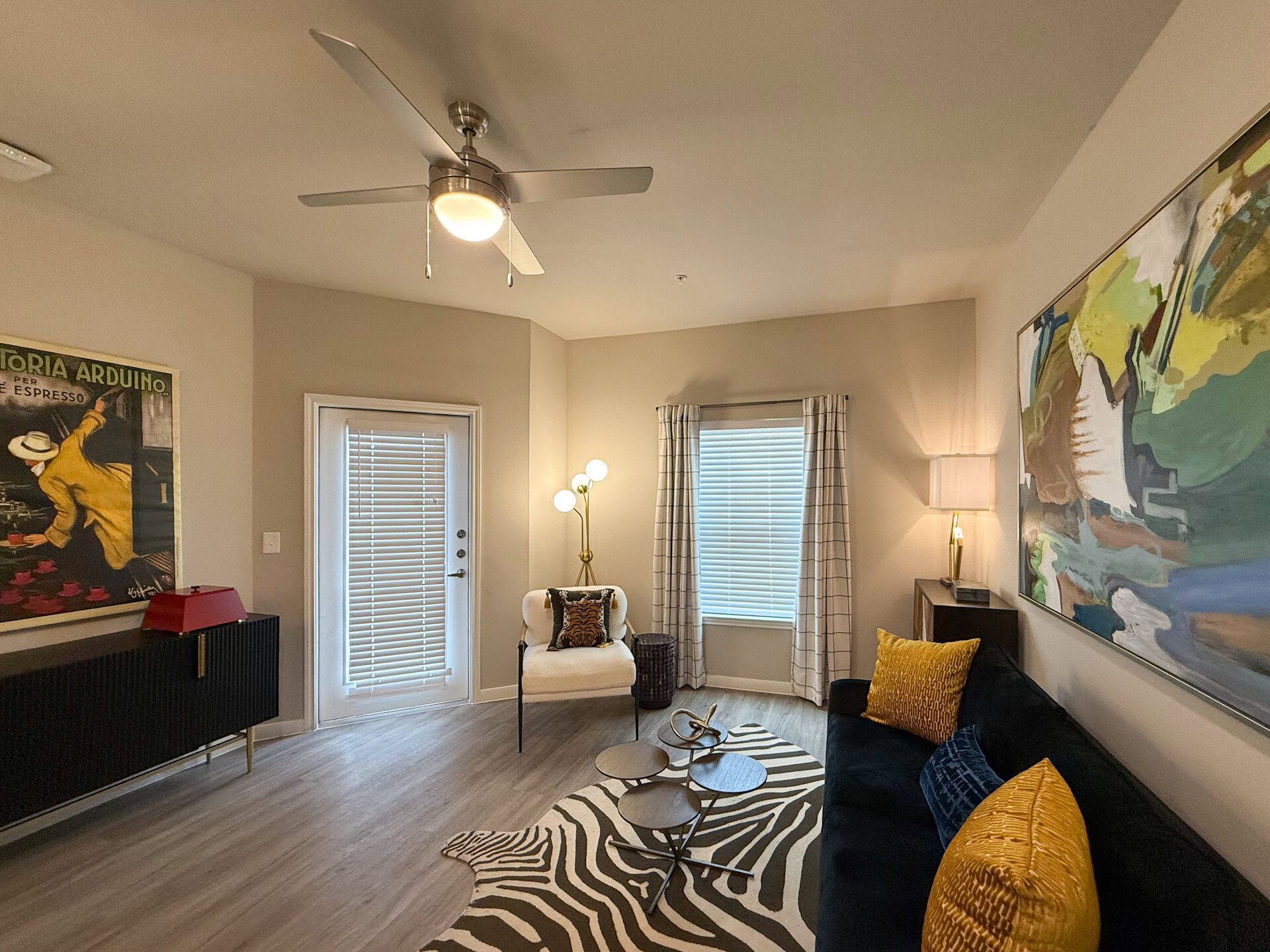 San Antonio Apartment Chic Spacious Living Room