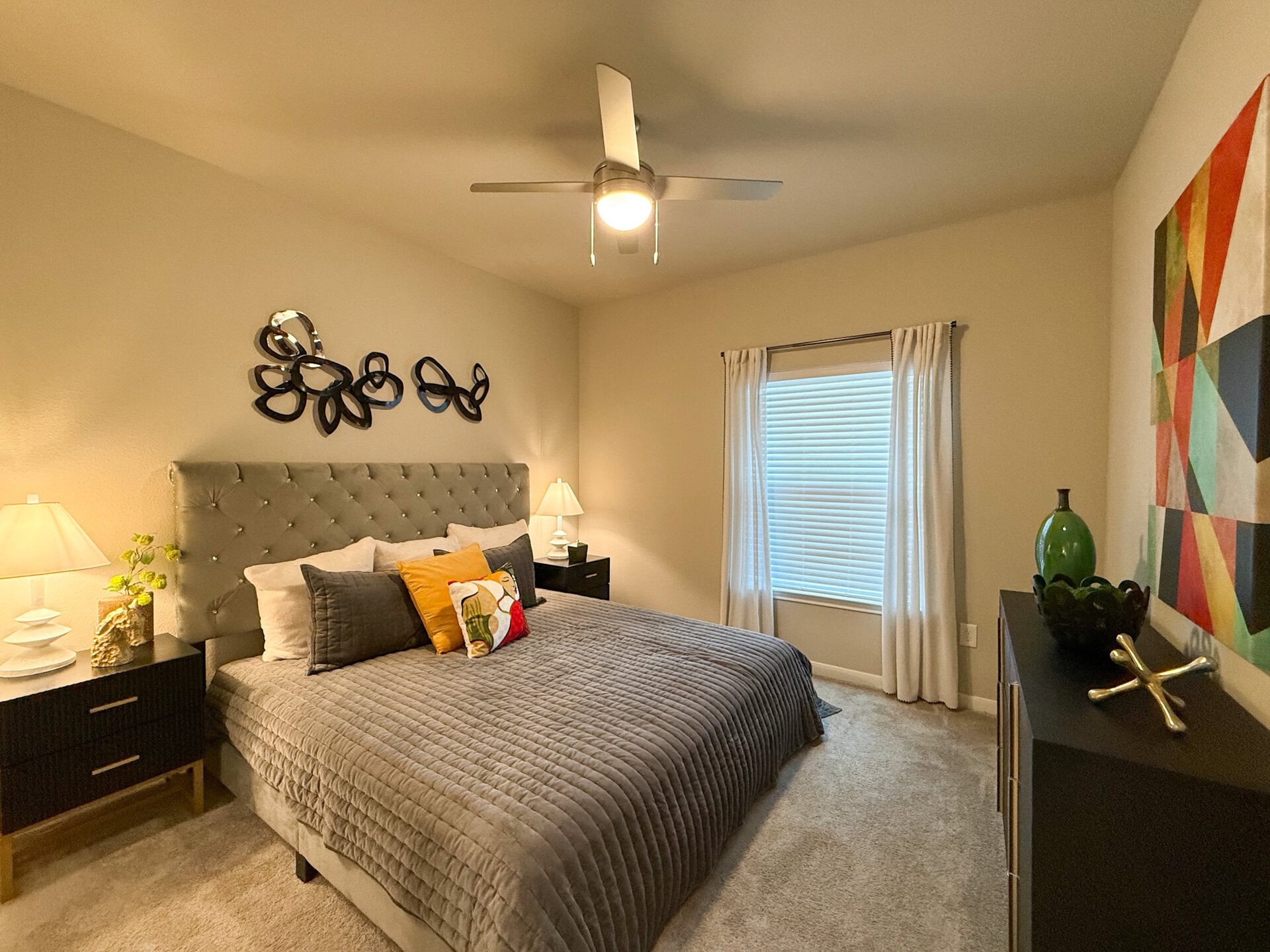 San Antonio Apartment Chic Spacious Bedroom