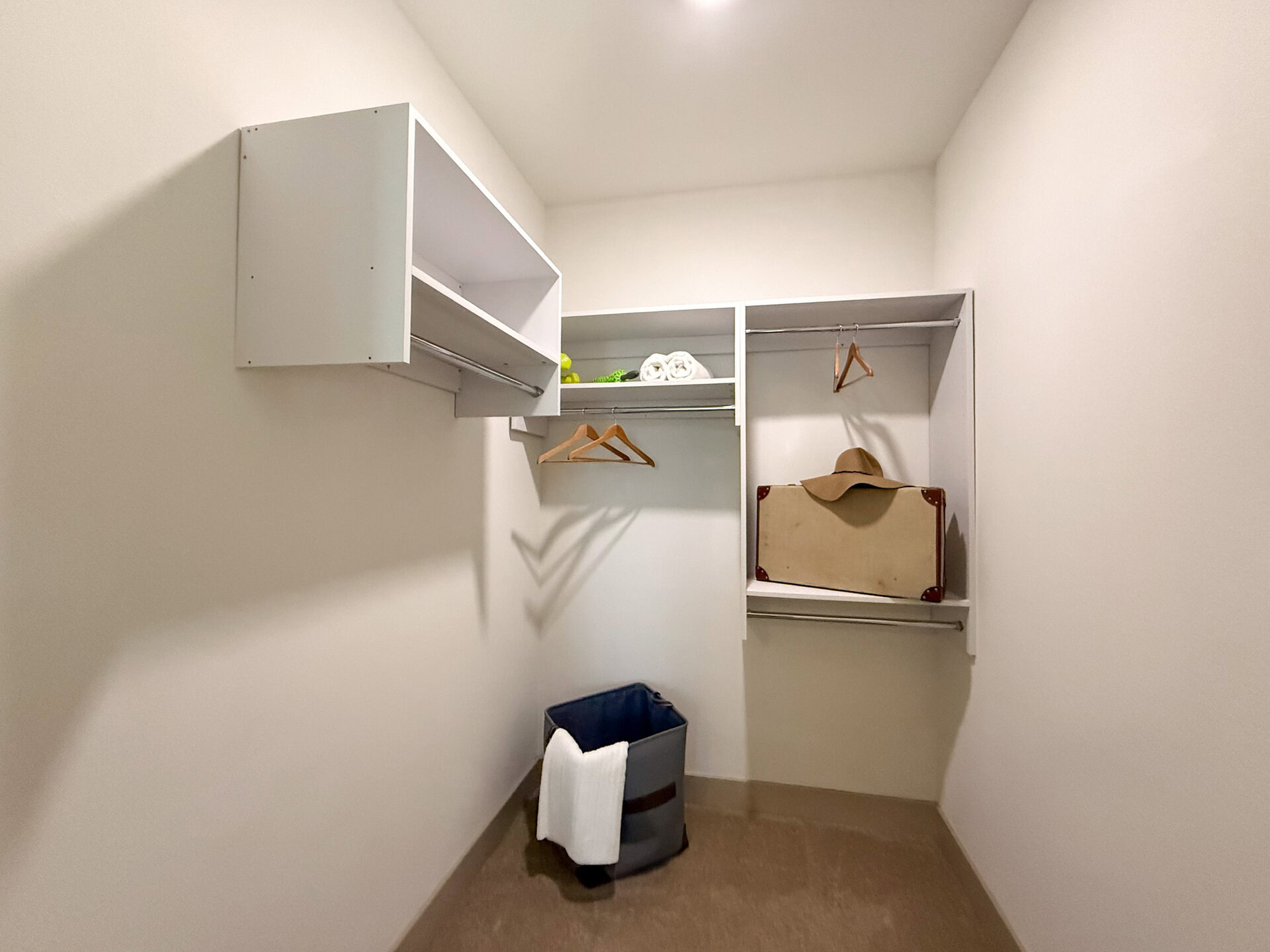 San Antonio apartment Closet in the Rim near LA Cantera.