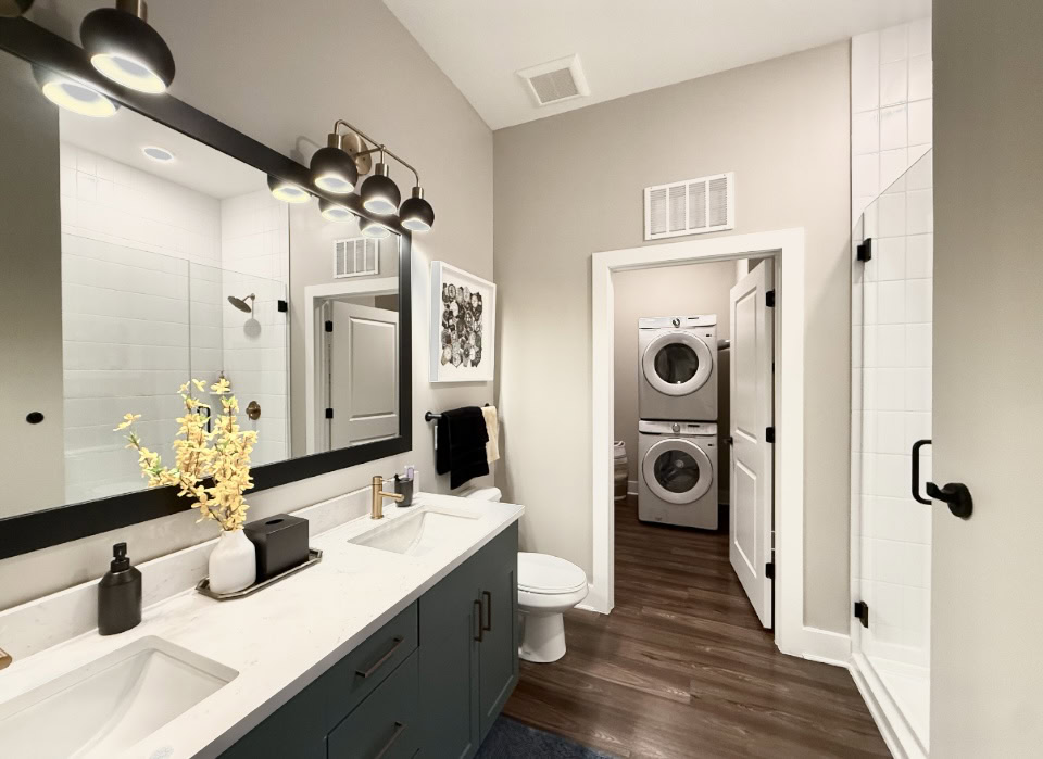Atlanta Apartment bathroom