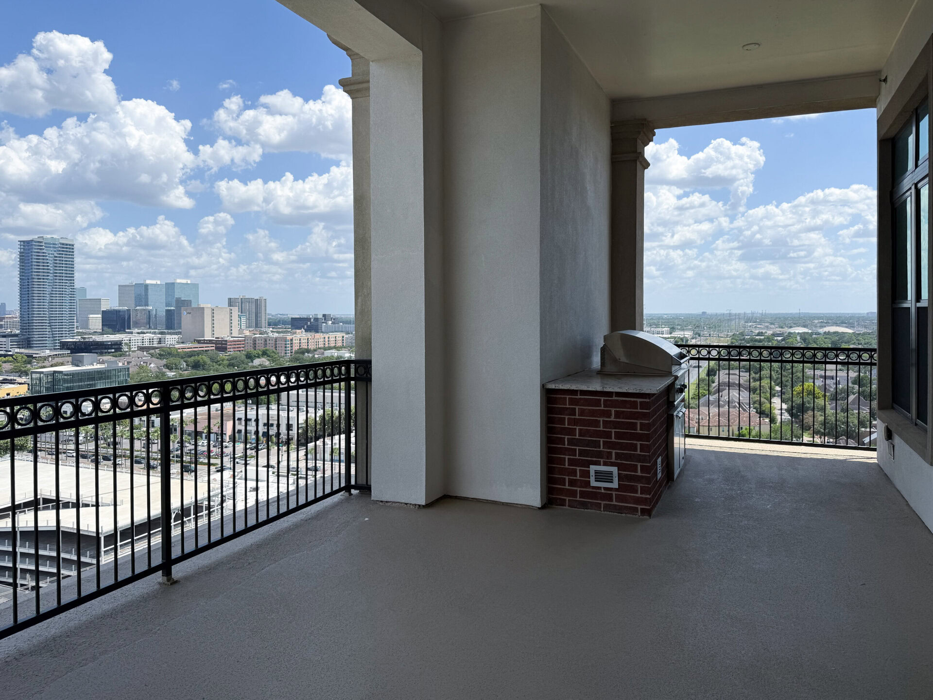 River Oaks | Uptown